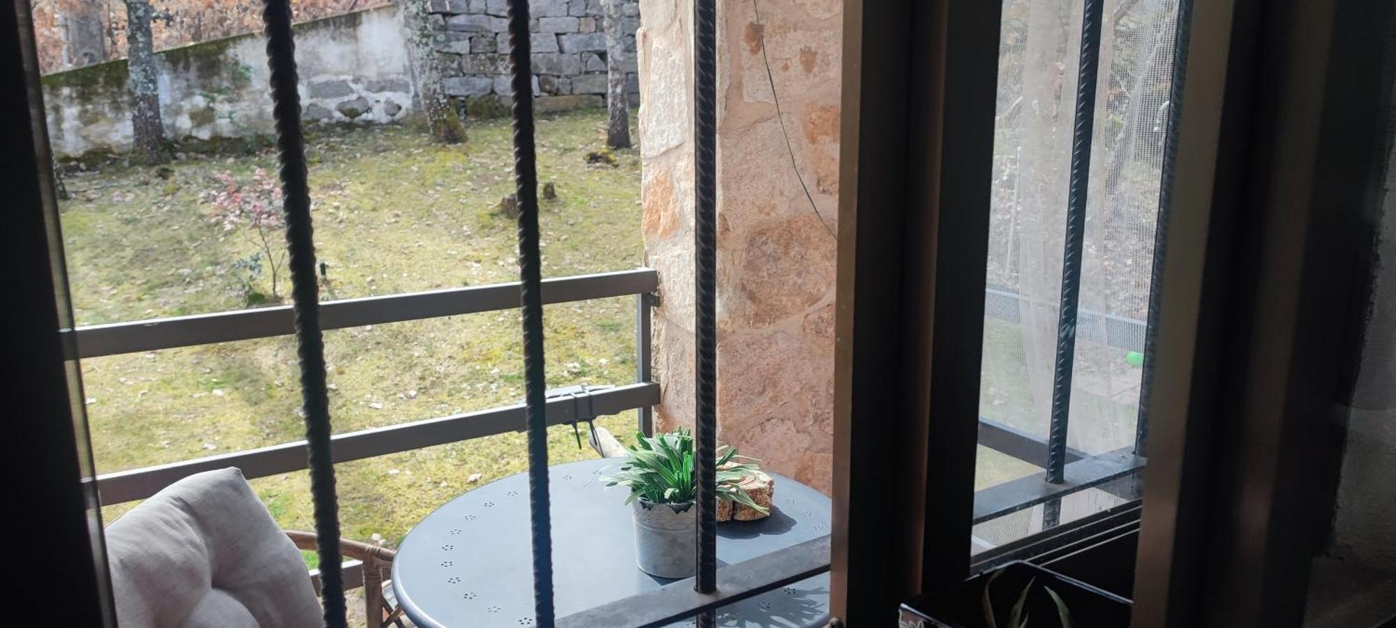 Hostal El Rincon De Gredos Navaluenga Exterior foto